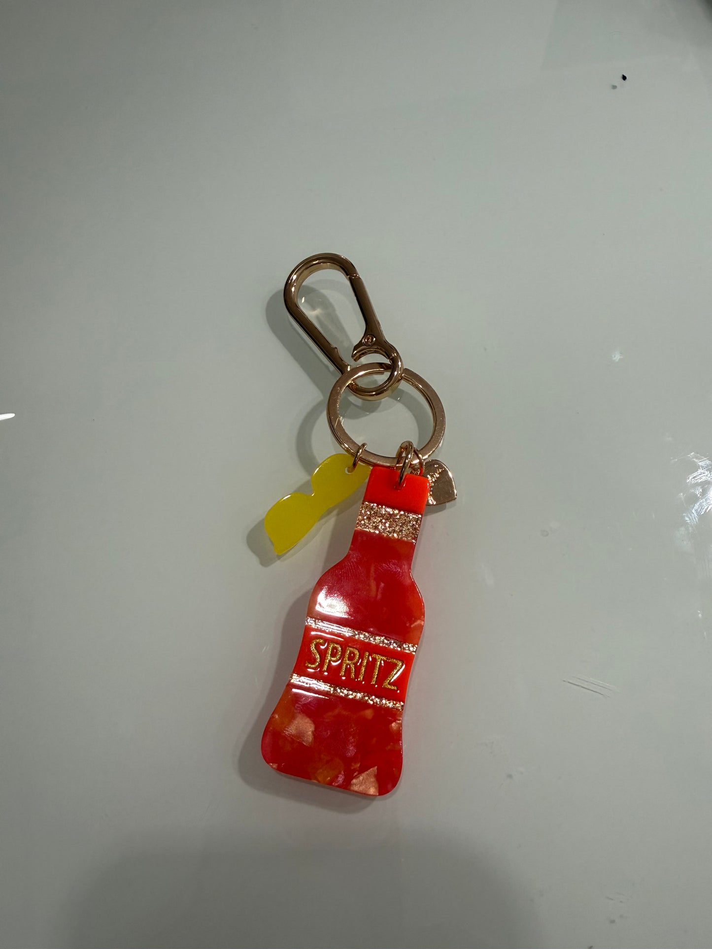 verschiedene Taschen- / Schlüsselanhänger aus Acrylharz